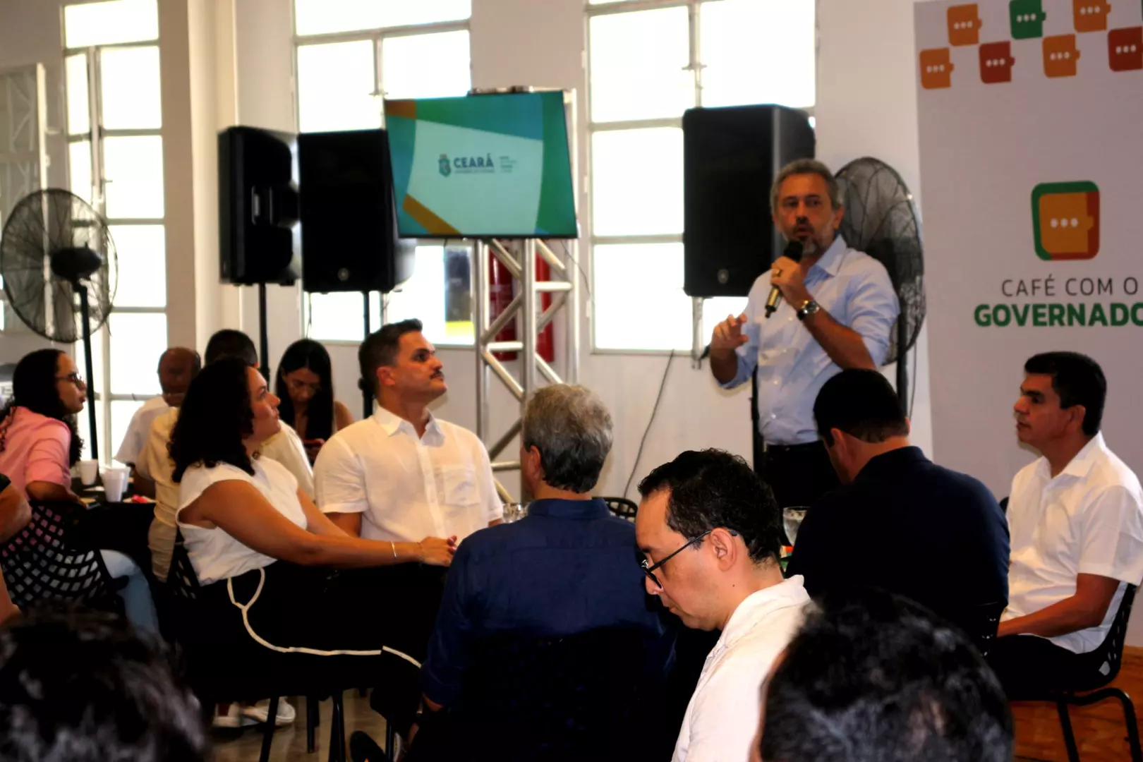 Governador Elmano promove encontro com jornalista do Cariri